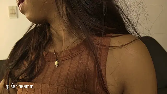 Snapshot of Karibeam chatting on October 14, 6:43 pm Karibeam online show from October 14, 6:43 pm