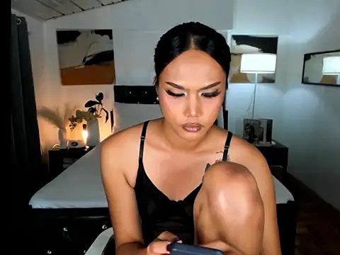 CallaWang online show from February 7, 6:01 pm