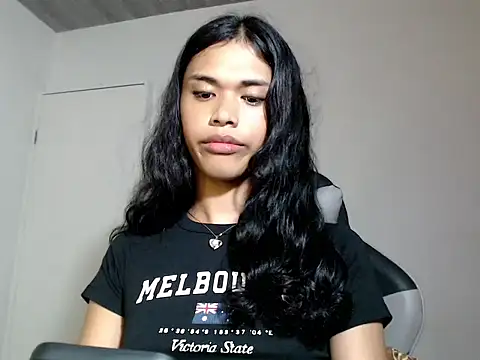 urcurlydiva online show from November 4, 2:55 pm