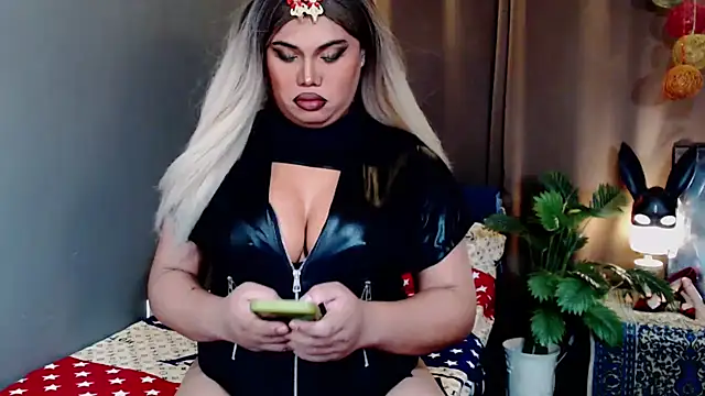 KitSmithCumerr online show from December 5, 6:42 pm