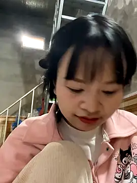 Daisy018 online show from December 2, 6:59 am