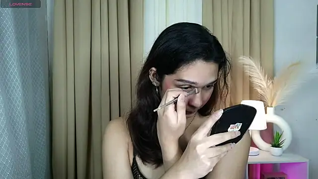 Hoelymorri online show from December 19, 9:51 pm