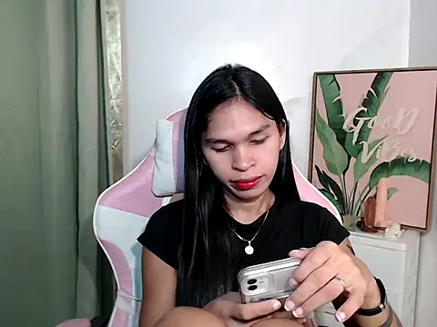 Snapshot of sexloverxxz chatting on October 20, 9:12 am sexloverxxz online show from October 20, 9:12 am