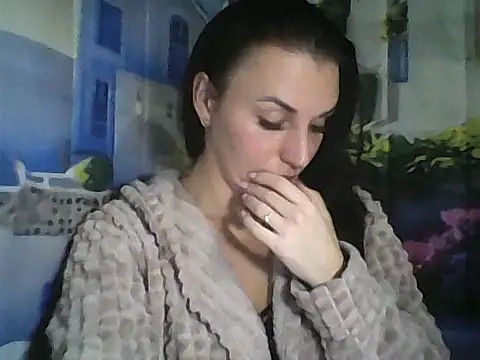 Qinini online show from October 21, 9:30 pm