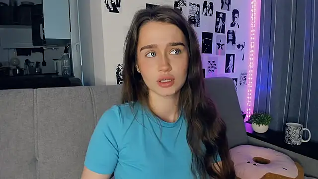 lovelyalivia online show from November 2, 10:18 am