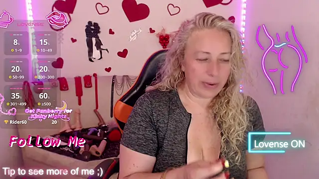 sofiacurvy 45 online show from December 13, 8:04 pm