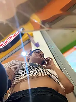 Kaily Sweet16 online show from January 17, 9:00 pm