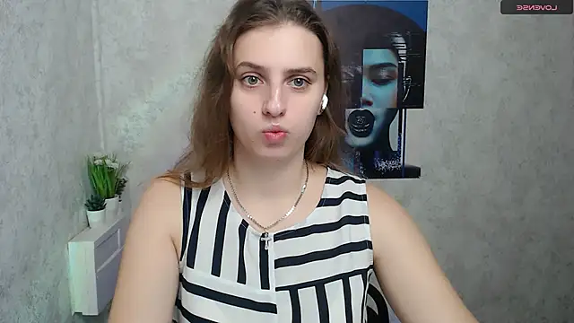 AmandaDimond  online show from November 2, 11:57 am