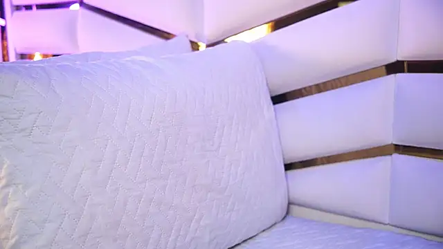 ambar rosse25 online show from December 22, 12:19 pm