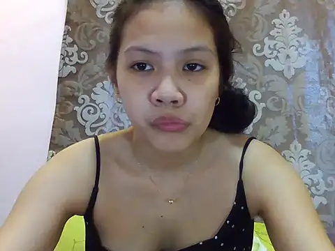 Snapshot of sweetcherry23 chatting on October 1, 1:43 am sweetcherry23 online show from October 1, 1:43 am