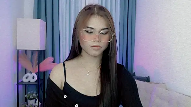 PrettyBlythes TS online show from February 17, 5:40 am