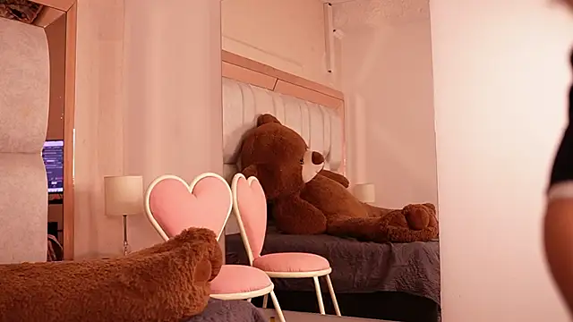 SamantaVazquez online show from April 1, 1:41 pm