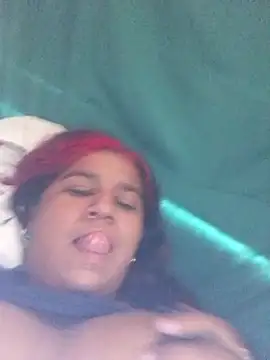 latremenda2325 online show from January 18, 1:18 pm