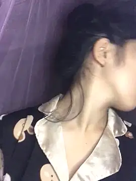 Thy00   online show from October 10, 2:33 pm