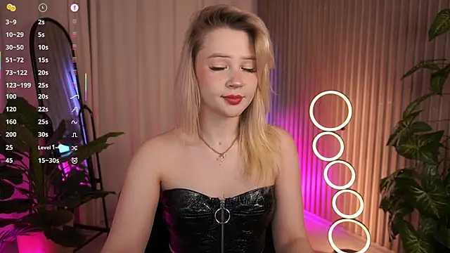 LauraWifeness online show from December 14, 6:30 am