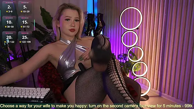 LauraWifeness online show from October 22, 7:02 am