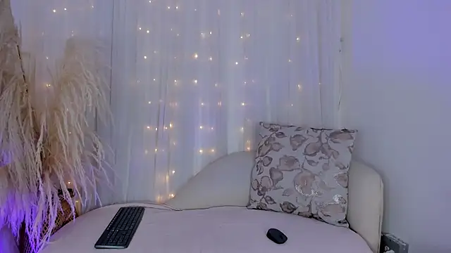 arianna cox   online show from November 6, 8:37 pm