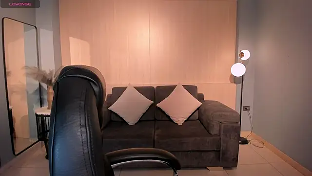 SarahRhodes  online show from October 20, 11:35 am