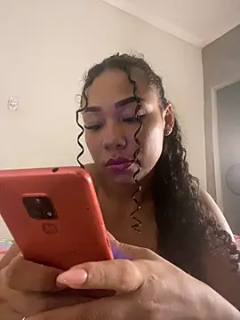 jhennyfer online show from April 23, 5:37 am