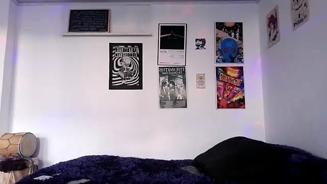 plutonbluemooon333 online show from January 15, 10:27 pm