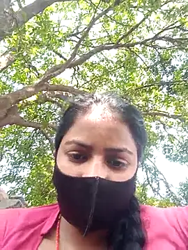 kajalbhabhi44 online show from May 7, 9:24 am