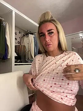 EllieMaeBaby online show from January 17, 10:50 pm