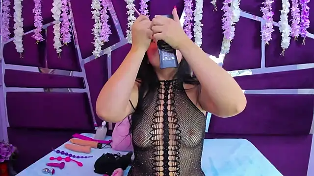 Mia Sweet 20 online show from November 26, 7:59 pm