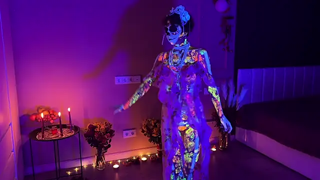 daniellia  online show from November 1, 3:05 pm