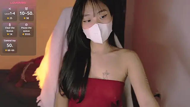 Snapshot of Phuong_Bee chatting on October 14, 1:14 pm Phuong Bee online show from October 14, 1:14 pm