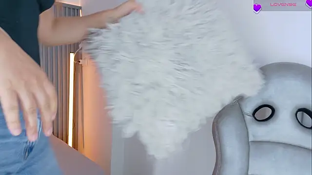 Celeste Presstigge online show from February 24, 1:27 am