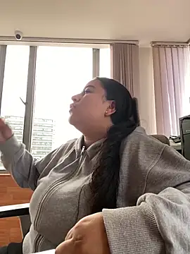 Zoey thompson online show from March 27, 7:47 pm