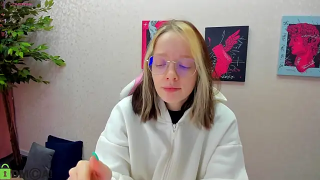 R0cket bunny online show from December 14, 12:38 am