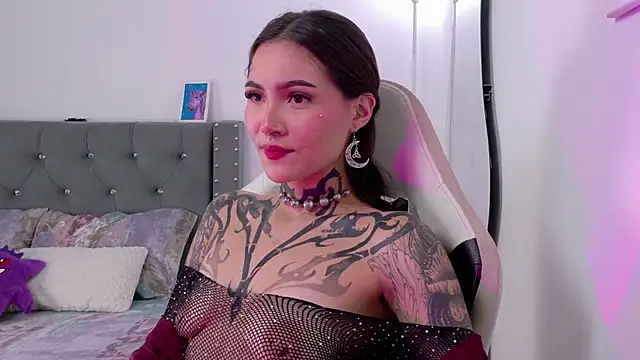 sara queen10 online show from October 3, 6:24 pm