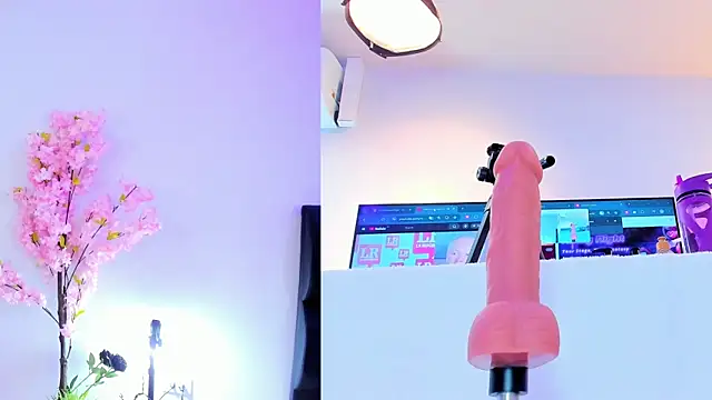 maily zanss online show from December 4, 7:36 pm