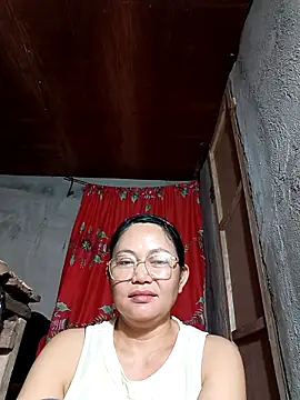 Everleigh mom online show from October 22, 10:26 pm