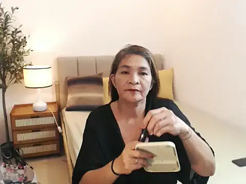 YuriMorgana online show from April 11, 3:48 pm