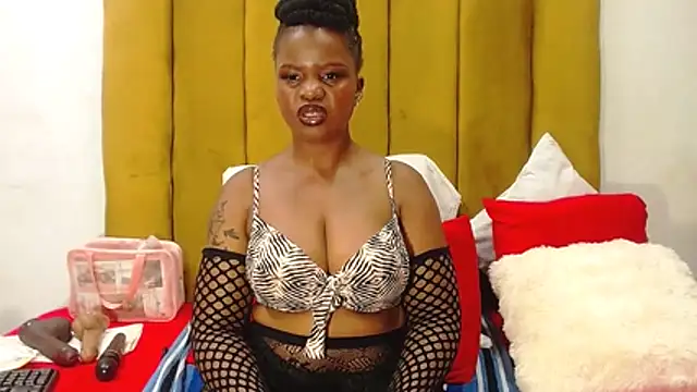 RoundaAssx22 online show from March 19, 10:03 pm