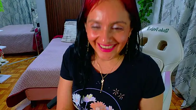 kataleya 29 online show from April 4, 9:24 pm