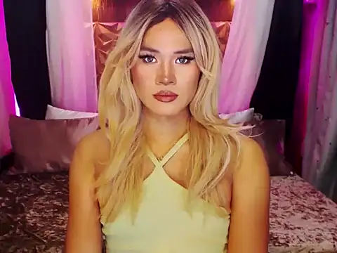 YllanaAltheaXxX online show from October 23, 9:26 am