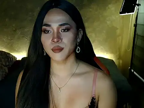 YllanaAltheaXxX online show from March 14, 5:14 pm