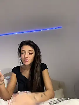 naughtybella05 online show from November 22, 8:22 pm