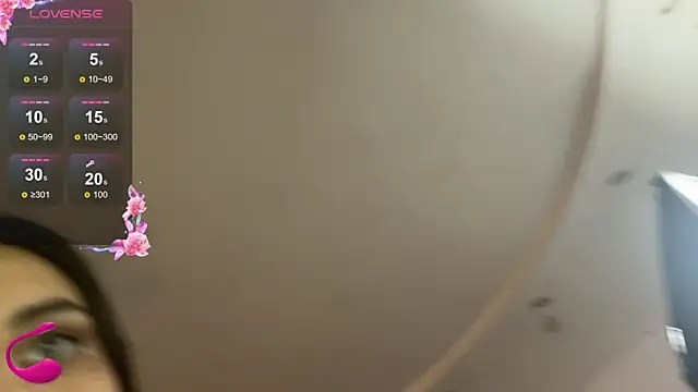 leilajul online show from December 23, 11:14 am