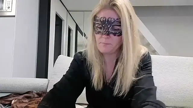 bellemasquer online show from February 26, 8:52 pm