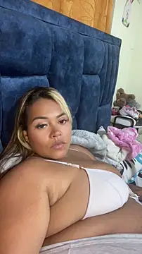 EmilyDuran  online show from April 8, 2:03 am