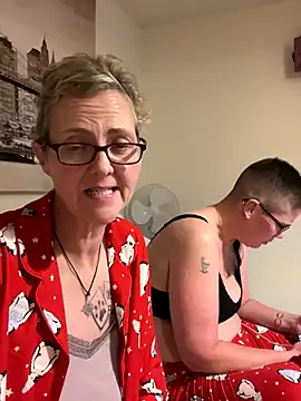 Curvy-Jinx online show from December 14, 8:47 pm