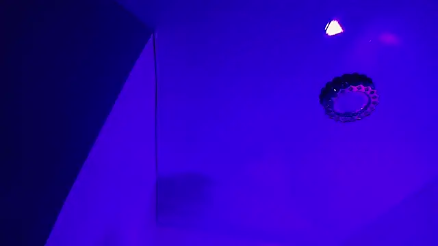 Rossedewitt  online show from September 13, 8:50 pm