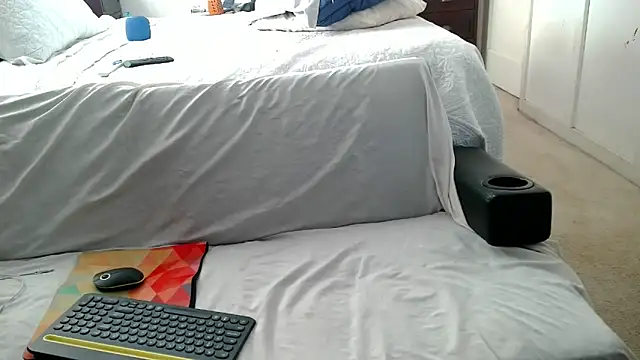 Luv2SuckBWC92 online show from October 2, 10:26 pm