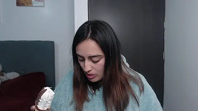 Meggan n online show from November 25, 3:41 am