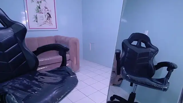 victoria hernandez t  online show from September 23, 1:09 pm