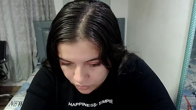 sarah aguilar online show from April 13, 8:09 pm